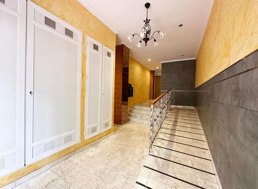 3 bedroom Apartment for sale in Guardamar del Segura - € 180,000 (Ref: 8048037)