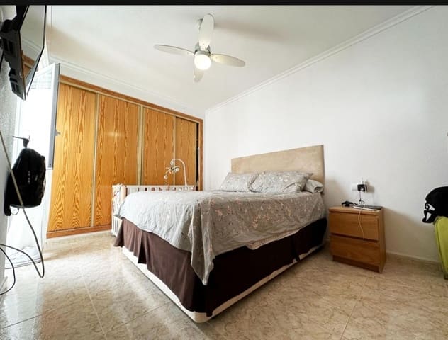 3 bedroom Apartment for sale in Guardamar del Segura - € 180,000 (Ref: 8048037)