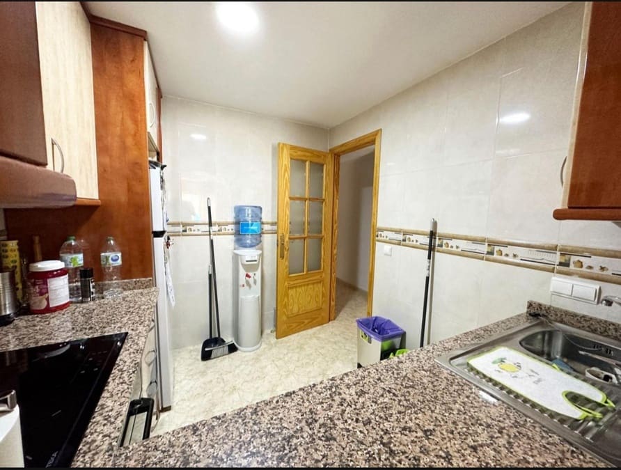 3 bedroom Apartment for sale in Guardamar del Segura - € 180,000 (Ref: 8048037)