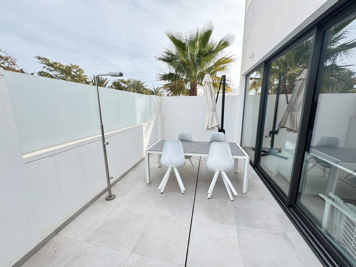 3 bedroom Villa for sale in Pilar de la Horadada with pool - € 429,950 (Ref: 8059852)