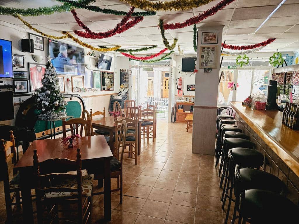 Comercial para venda em Guardamar del Segura - 169 500 € (Ref: 8059860)