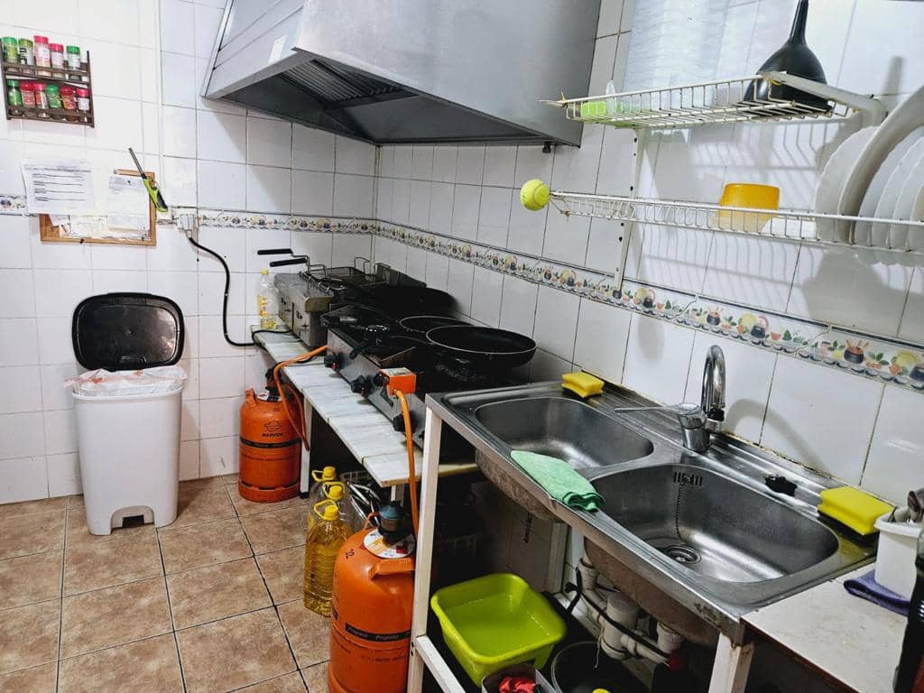 Comercial para venda em Guardamar del Segura - 169 500 € (Ref: 8059860)