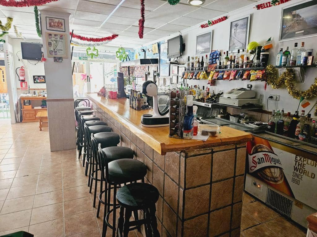 Comercial para venda em Guardamar del Segura - 169 500 € (Ref: 8059860)