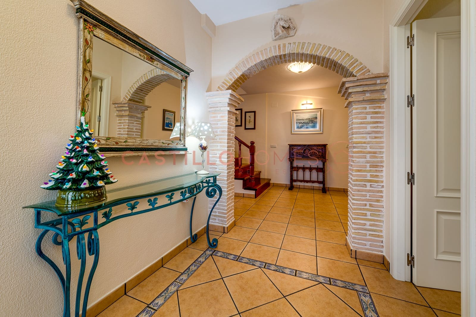 5 bedroom Townhouse for sale in Torrevieja with pool garage - € 1,599,000 (Ref: 8059889)