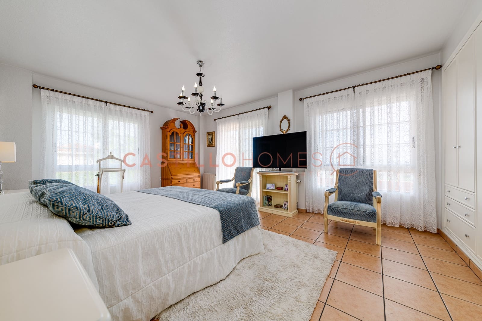 5 bedroom Townhouse for sale in Torrevieja with pool garage - € 1,599,000 (Ref: 8059889)