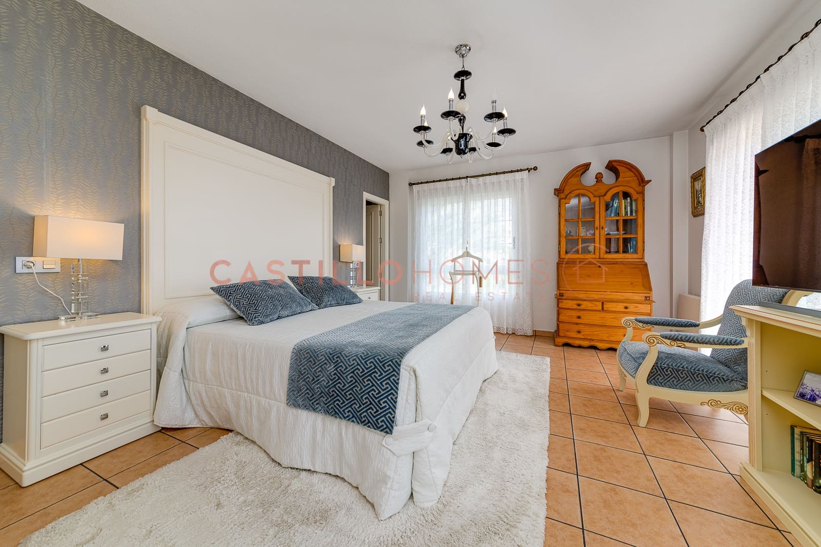 5 bedroom Townhouse for sale in Torrevieja with pool garage - € 1,599,000 (Ref: 8059889)