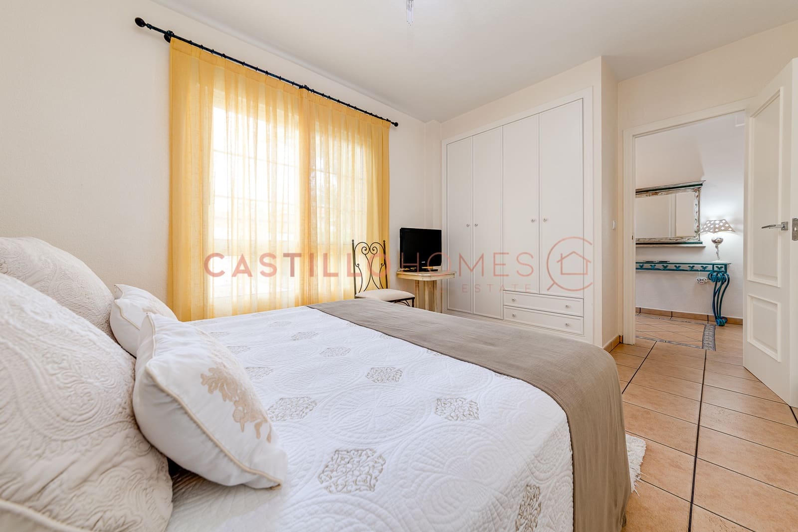 5 bedroom Townhouse for sale in Torrevieja with pool garage - € 1,599,000 (Ref: 8059889)