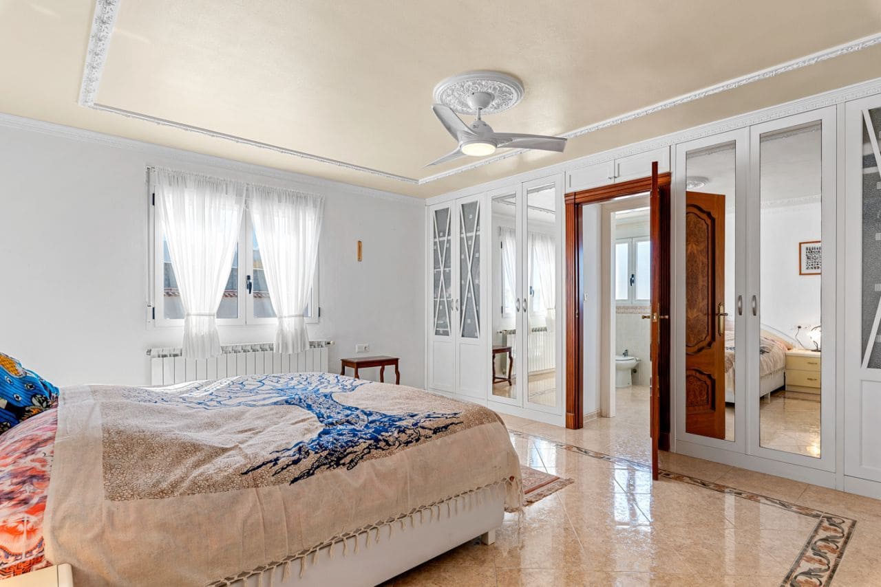 4 soverom Villa til salgs i Almoradi med svømmebasseng garasje - € 529 000 (Ref: 8116580)