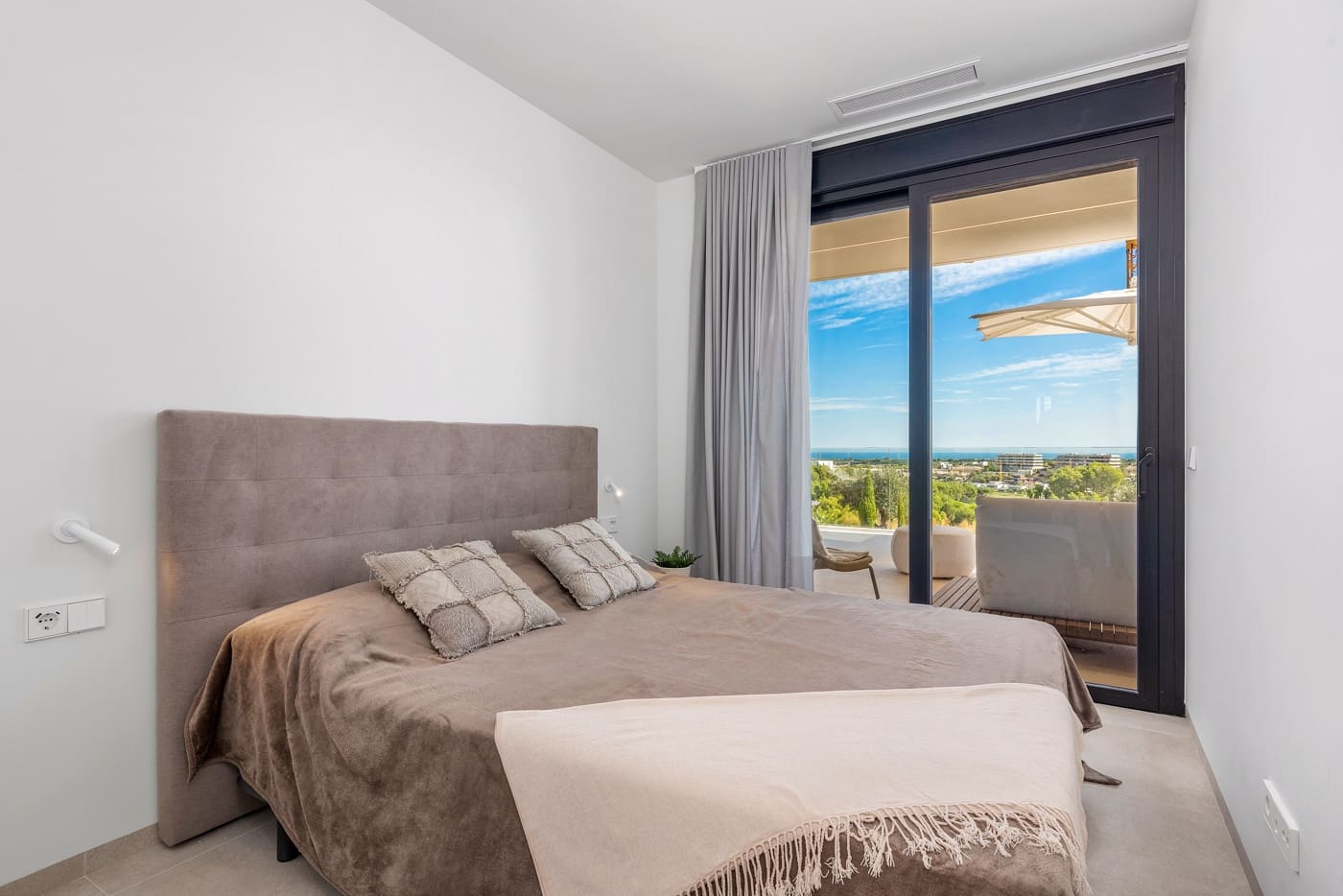 2 bedroom Apartment for sale in Las Colinas Golf with pool - € 415,000 (Ref: 8123309)