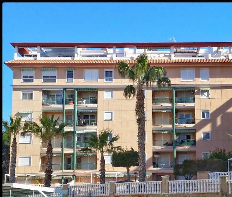 Ático de 3 habitaciones en Guardamar del Segura en venta con piscina - 244.900 € (Ref: 8200534)