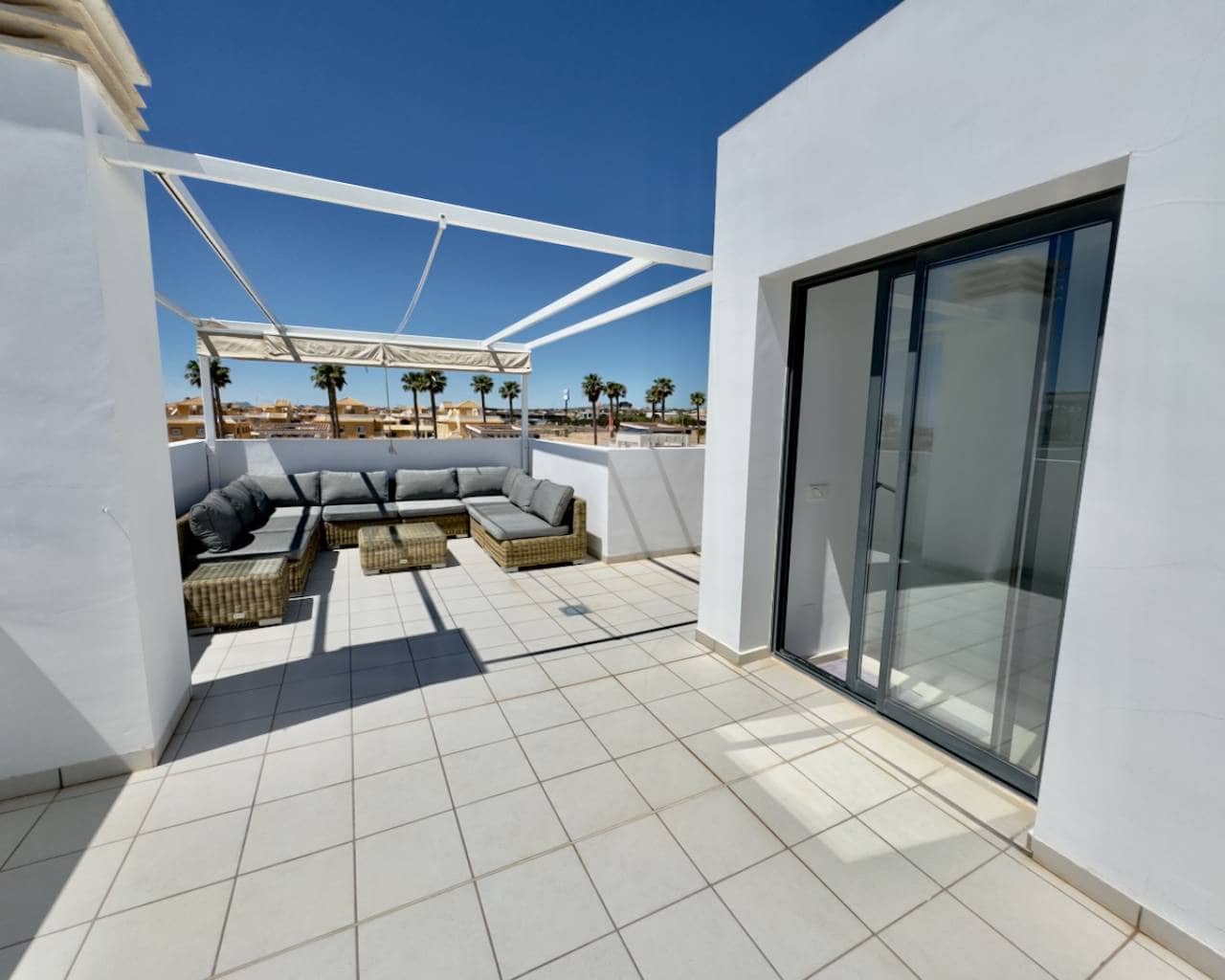 Chalet de 3 habitaciones en Ciudad Quesada en venta con piscina - 465.000 € (Ref: 8277307)