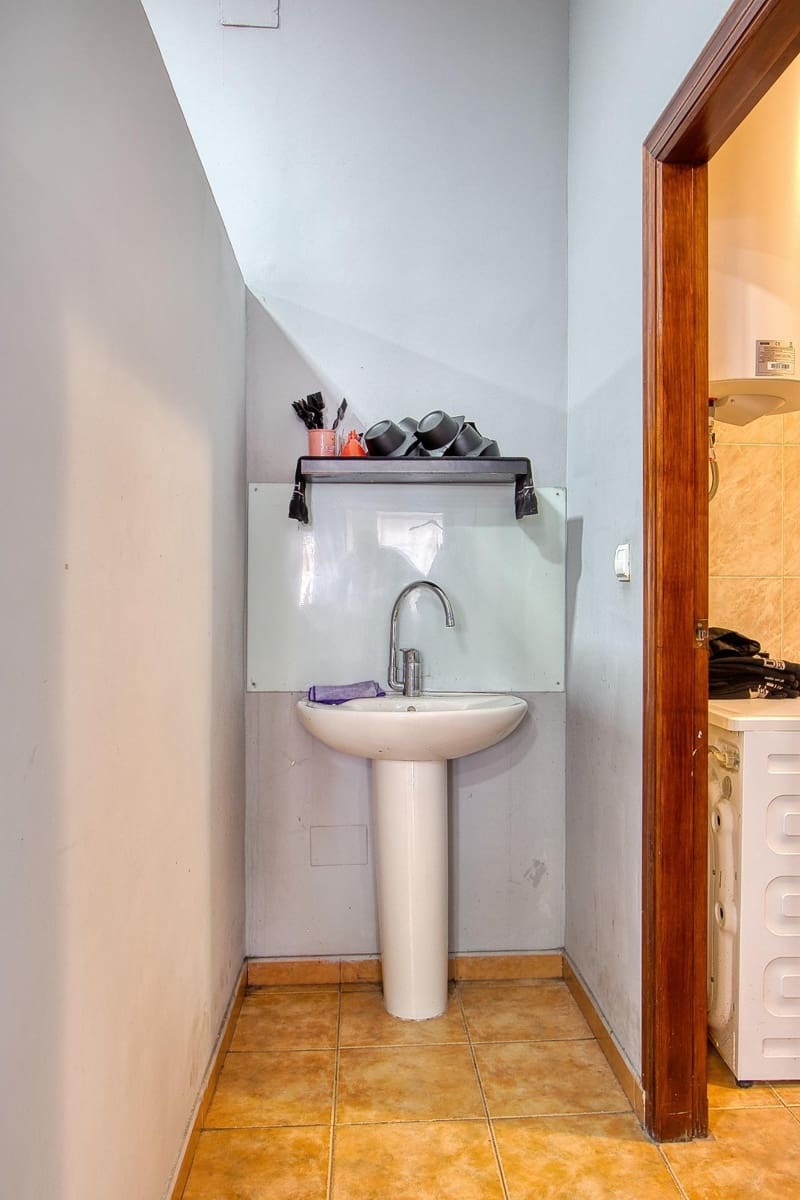 Kommersiell til salgs i Torrevieja - € 110 000 (Ref: 8277308)