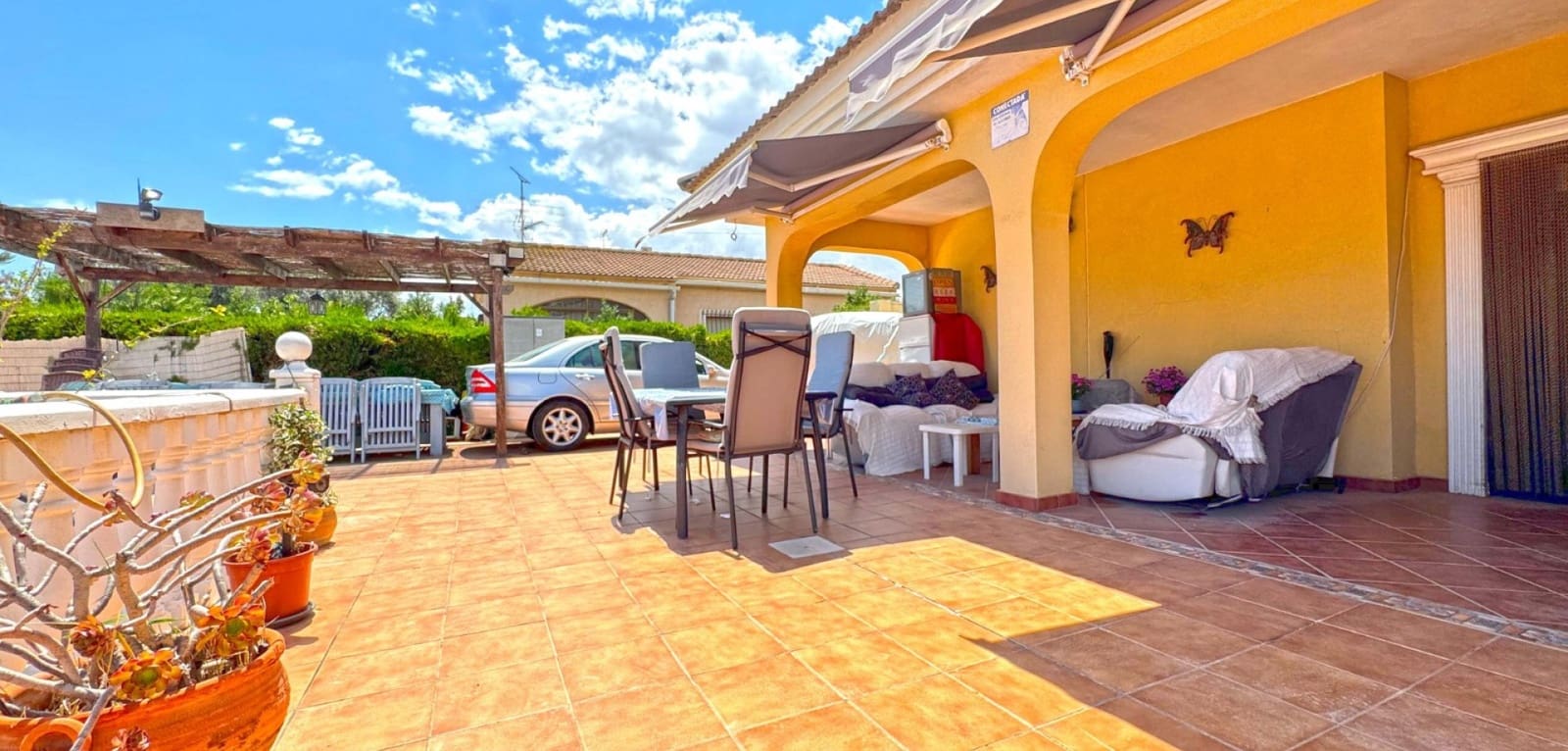 6 Zimmer Villa zu verkaufen in Torrevieja mit Pool - 610.000 € (Ref: 8373944)