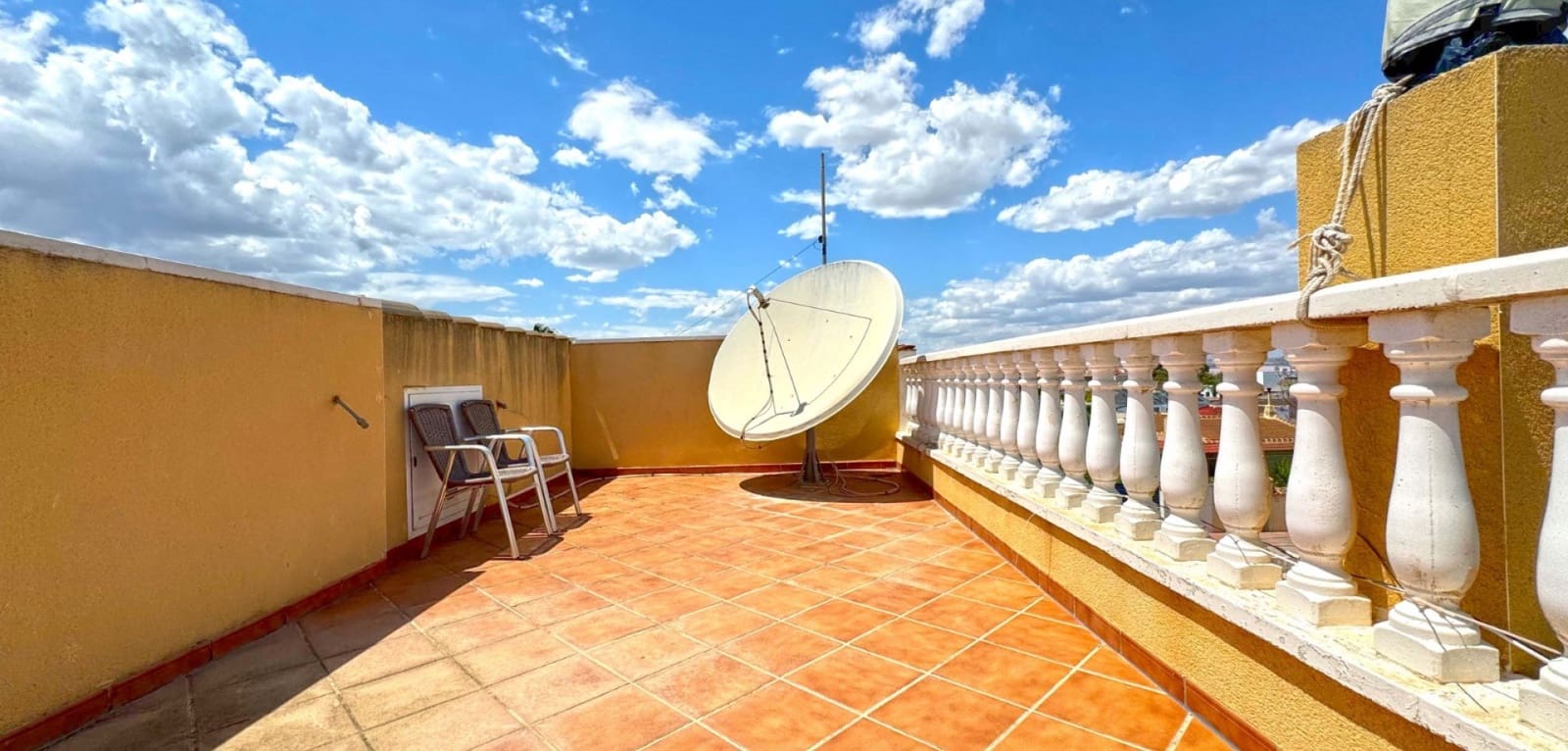 6 Zimmer Villa zu verkaufen in Torrevieja mit Pool - 610.000 € (Ref: 8373944)