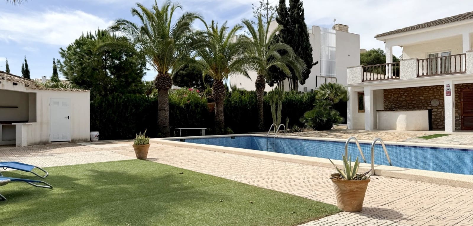 Chalet de 7 habitaciones en Orihuela Costa en venta con piscina - 899.000 € (Ref: 8373952)