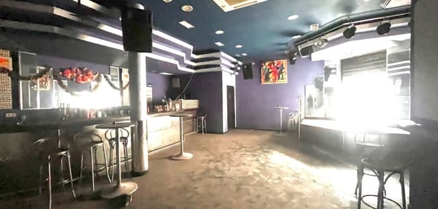 Local Comercial de 1 habitación en Torrevieja en venta - 430.000 € (Ref: 8373959)