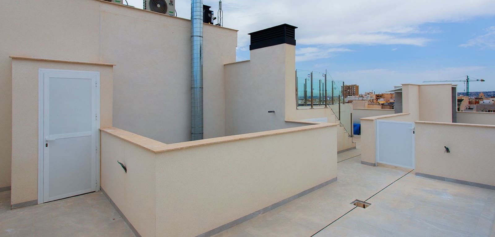 2 bedroom Apartment for sale in Torrevieja with pool - € 300,000 (Ref: 8386059)