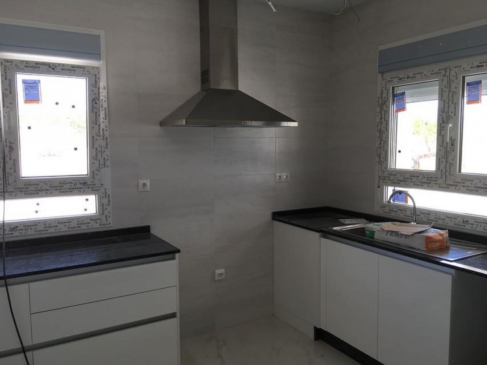 3 bedroom Villa for sale in Pinoso with garage - € 398,000 (Ref: 8397339)