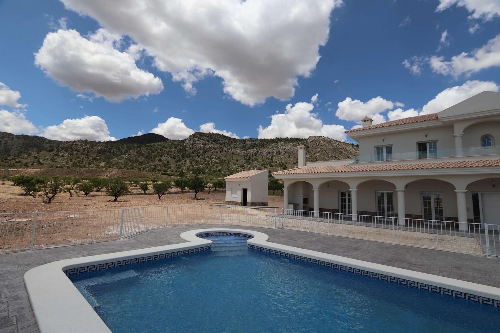 4 bedroom Villa for sale in Pinoso - € 547,000 (Ref: 8397340)