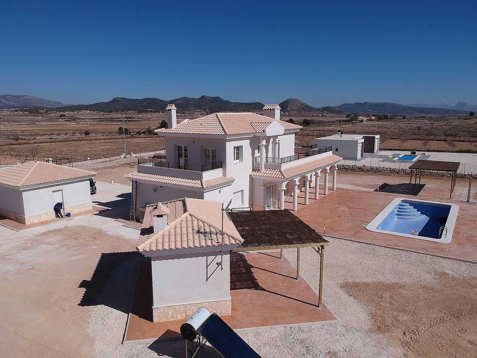 4 bedroom Villa for sale in Pinoso with pool garage - € 375,000 (Ref: 8397341)
