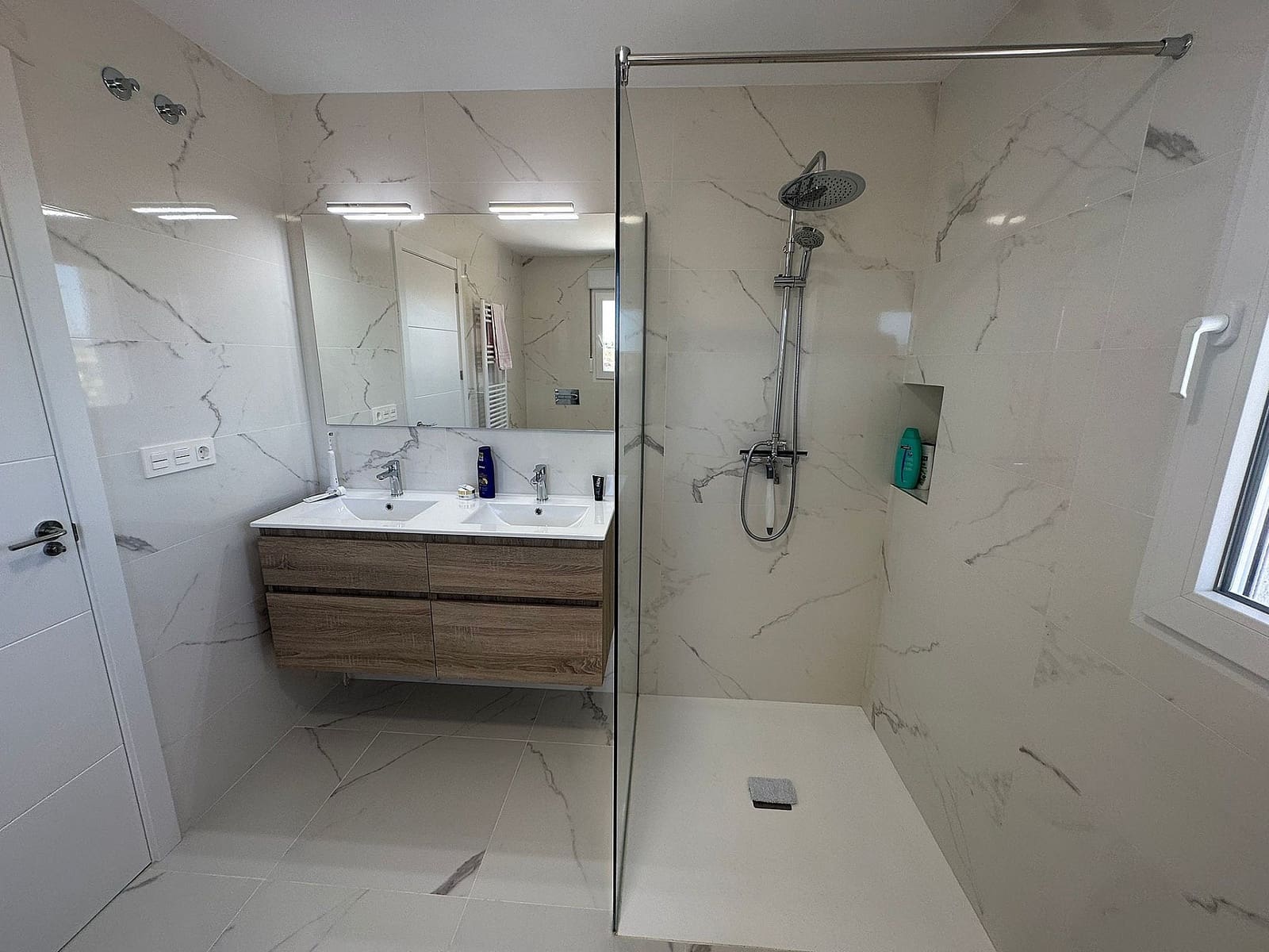 Chalet de 4 habitaciones en Pinoso en venta con piscina garaje - 423.000 € (Ref: 8397344)