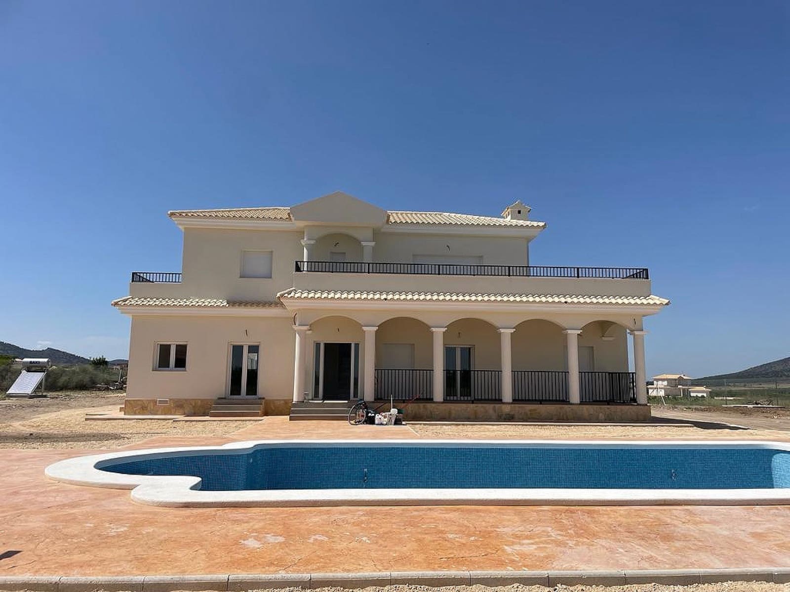 4 bedroom Villa for sale in Pinoso with pool garage - € 505,000 (Ref: 8397346)