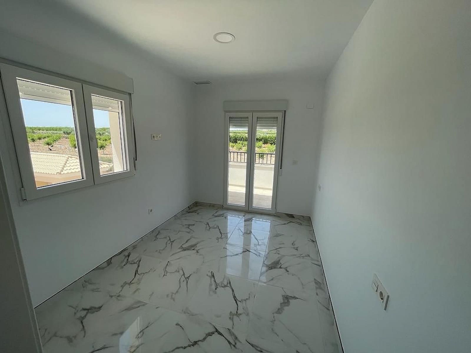 Chalet de 4 habitaciones en Pinoso en venta con piscina garaje - 611.000 € (Ref: 8397347)