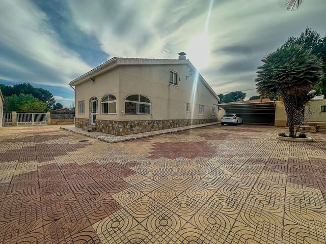 5 soverom Villa til salgs i Sax med svømmebasseng garasje - € 355 000 (Ref: 8397435)