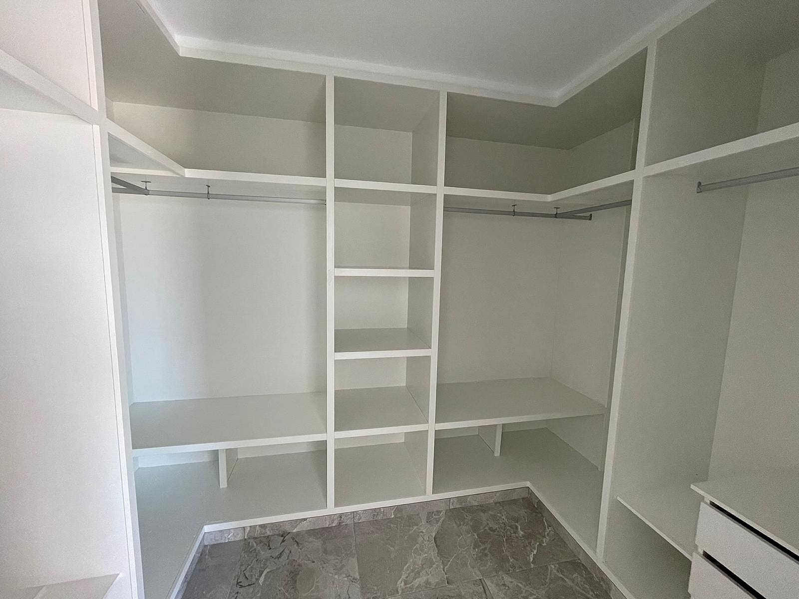 4 bedroom Villa for sale in Pinoso with pool - € 505,000 (Ref: 8397519)