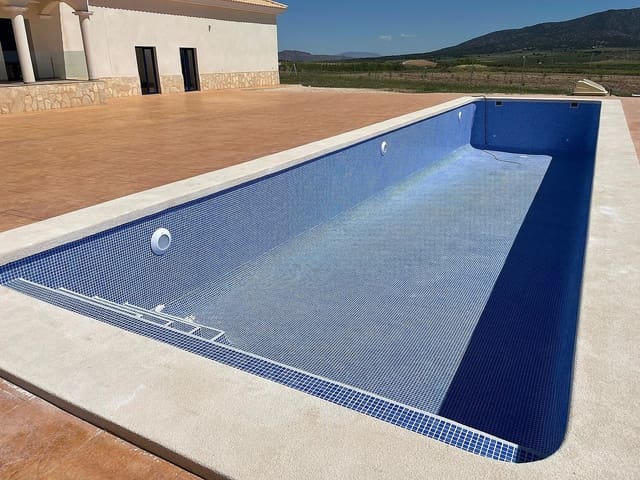 4 bedroom Villa for sale in Pinoso with pool - € 505,000 (Ref: 8397519)