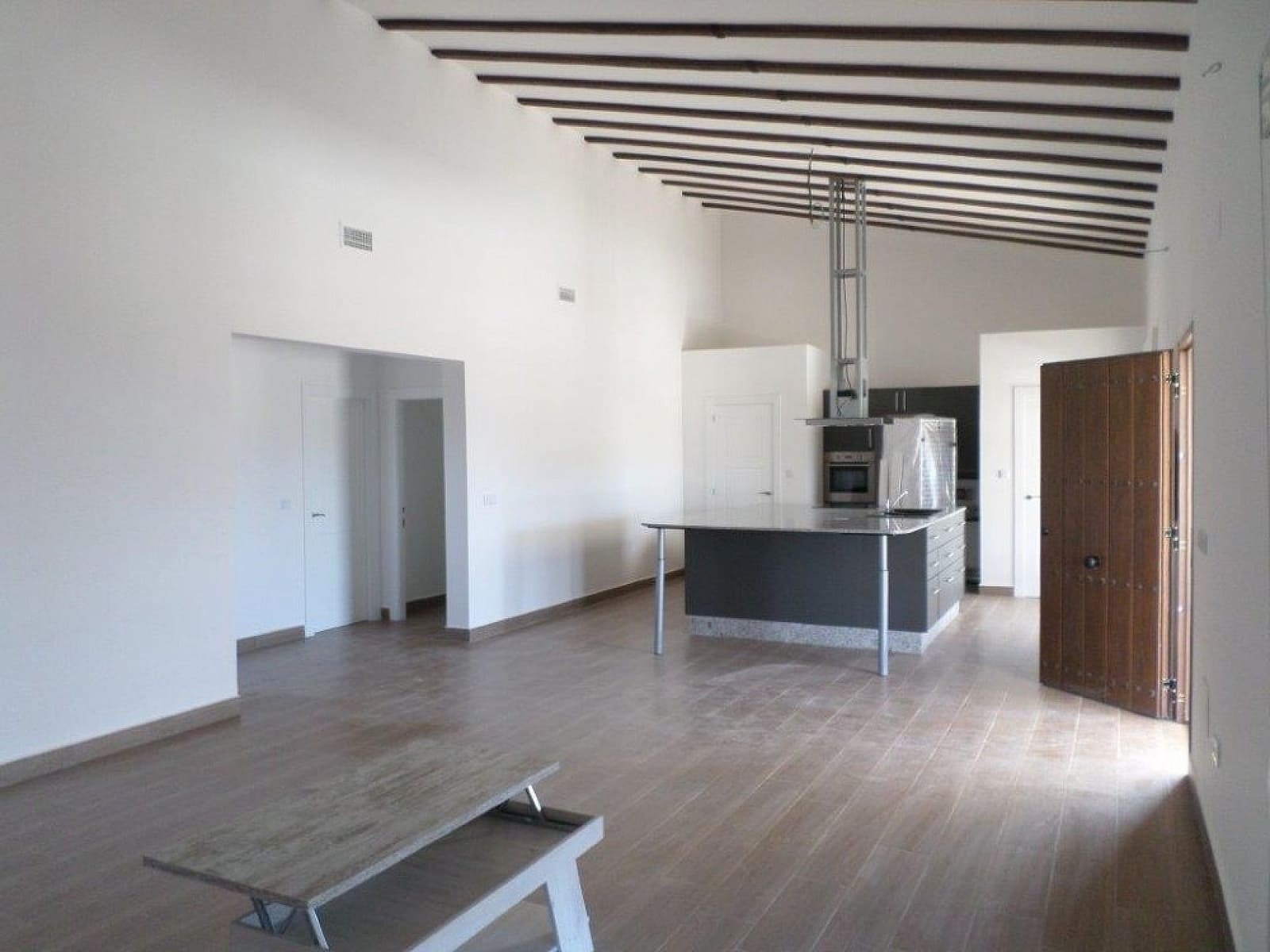 5 bedroom Villa for sale in La Romana with pool - € 405,000 (Ref: 8402050)