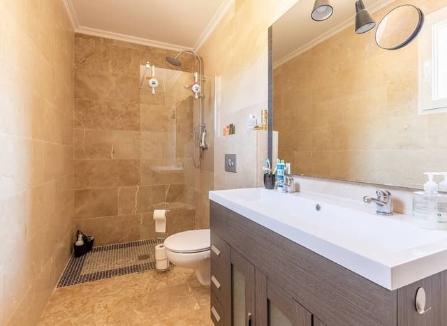 5 chambre Villa/Maison à vendre à Novelda avec piscine - 399 000 € (Ref: 8402069)