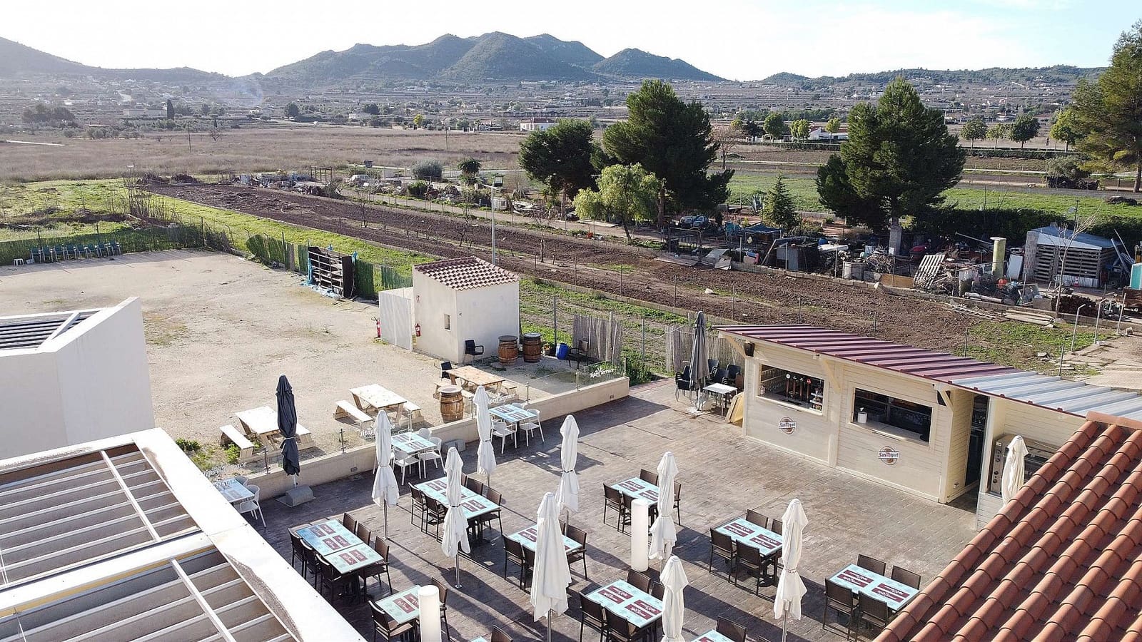 Kommersiell til salgs i Hondon de los Frailes med garasje - € 695 000 (Ref: 8403714)