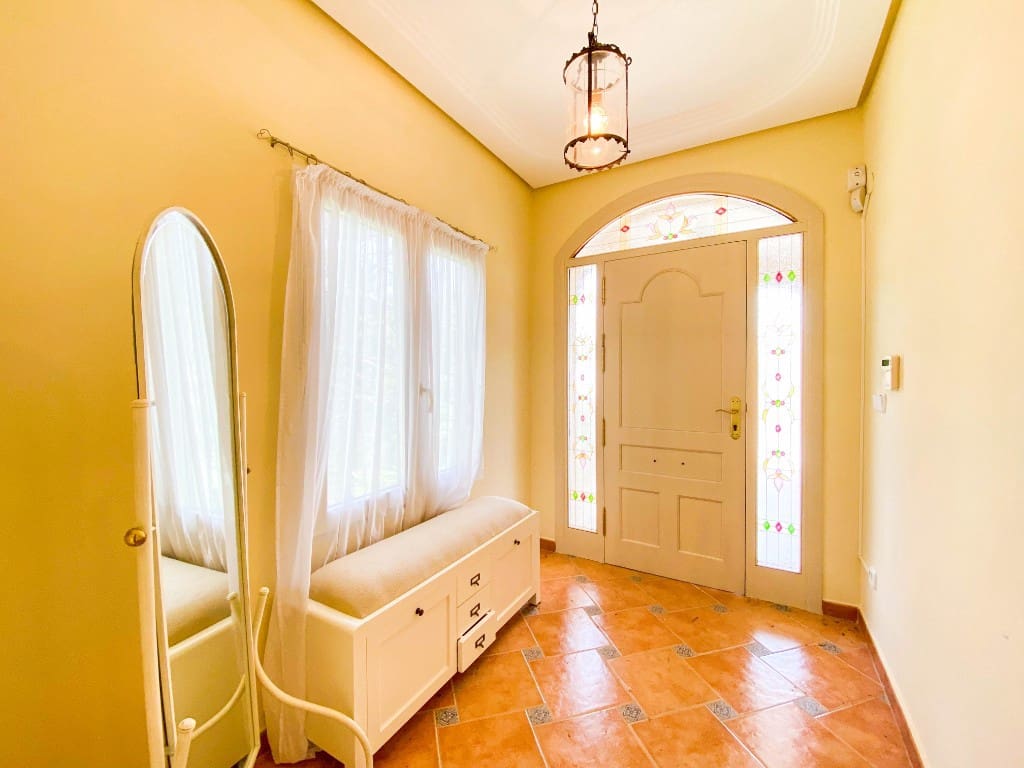 Chalet de 7 habitaciones en Villamartin en venta con piscina garaje - 1.120.000 € (Ref: 8451054)