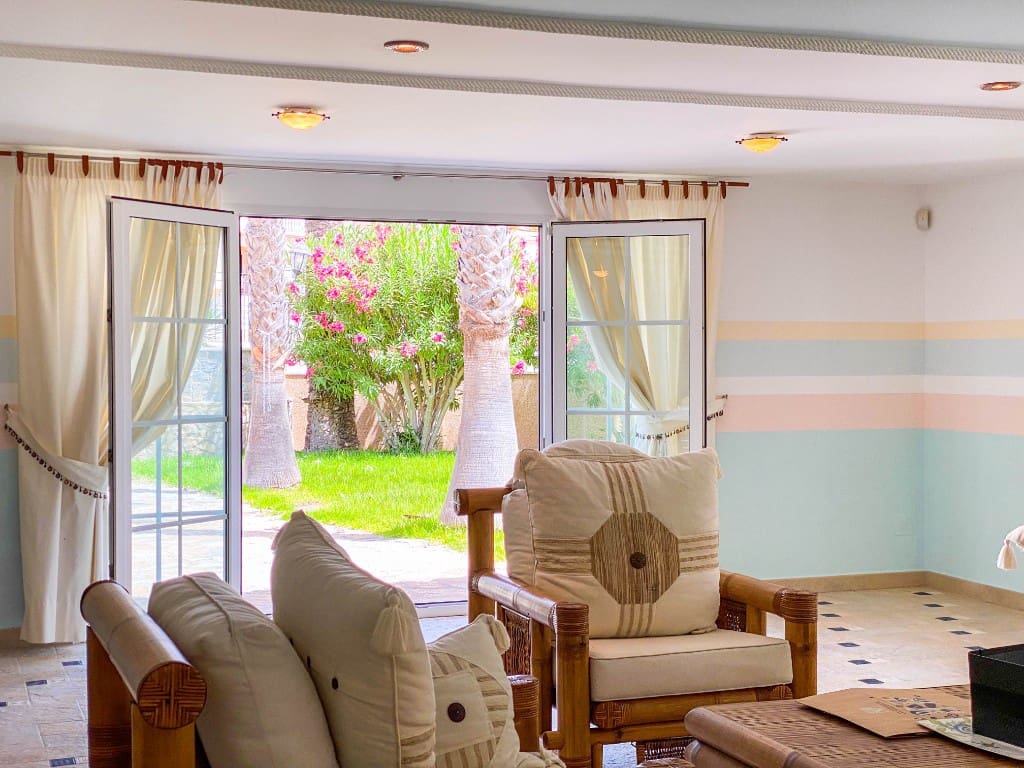 Chalet de 7 habitaciones en Villamartin en venta con piscina garaje - 1.120.000 € (Ref: 8451054)