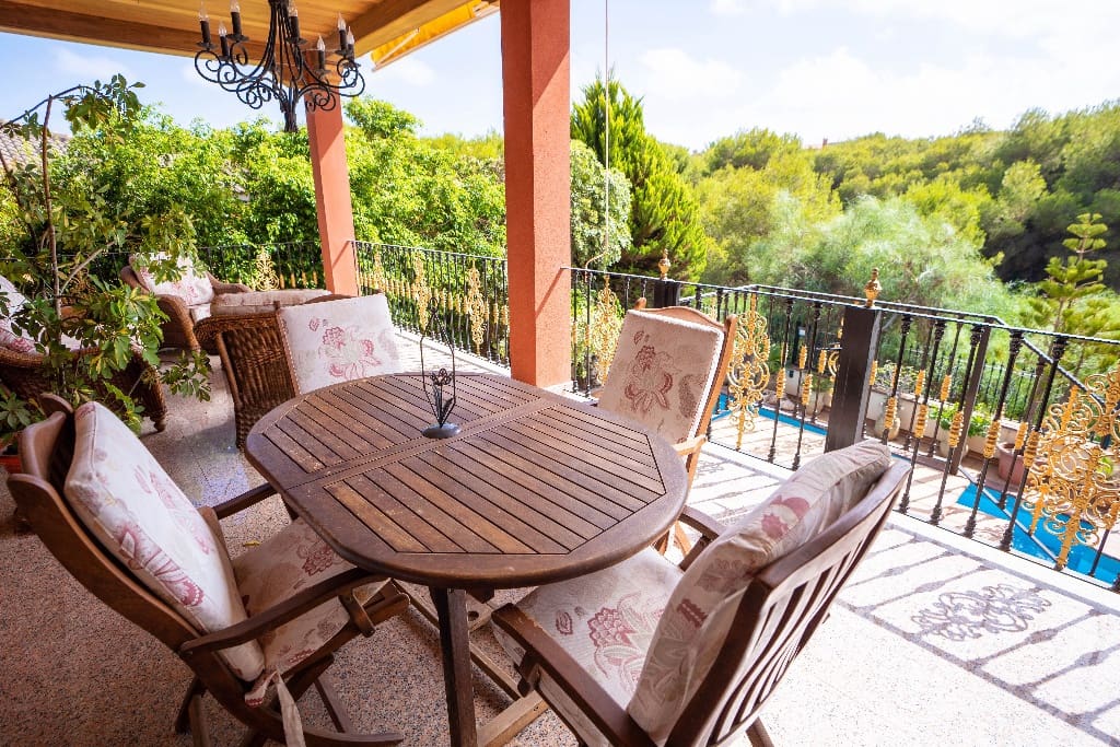 7 soveværelse Villa til salg i Campoamor med swimmingpool garage - € 1.500.000 (Ref: 8451058)