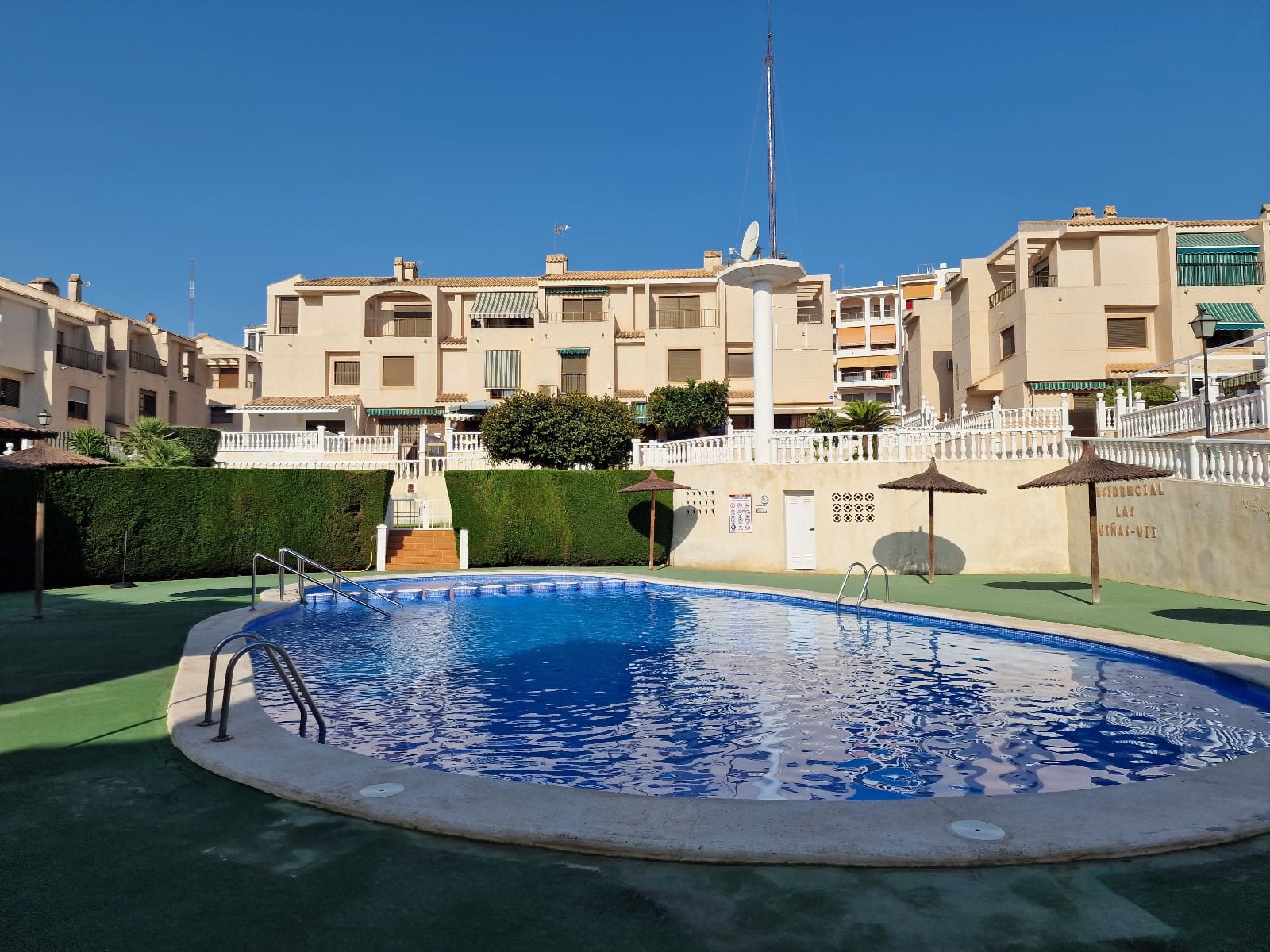 4 camera da letto Villetta Bifamiliare in vendita in Guardamar del Segura con piscina garage - 385.000 € (Rif: 8462582)