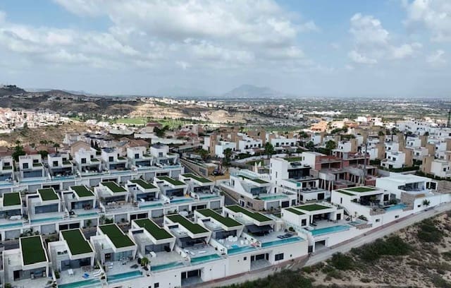 Chalet de 5 habitaciones en Ciudad Quesada en venta con piscina - 850.000 € (Ref: 8566844)