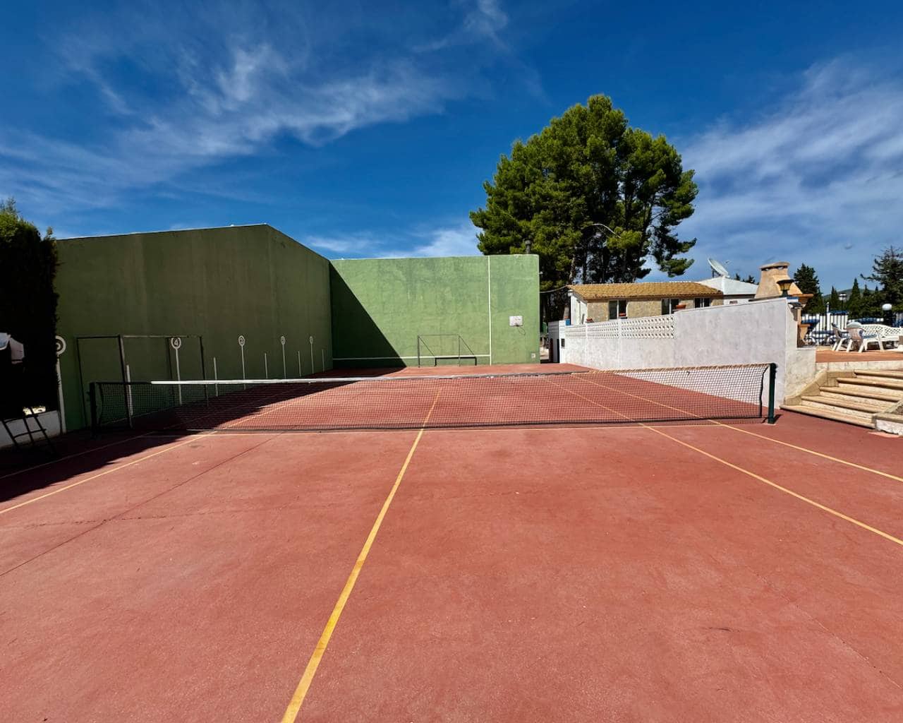 8 soveværelse Villa til salg i Castalla med swimmingpool garage - € 655.000 (Ref: 8577173)