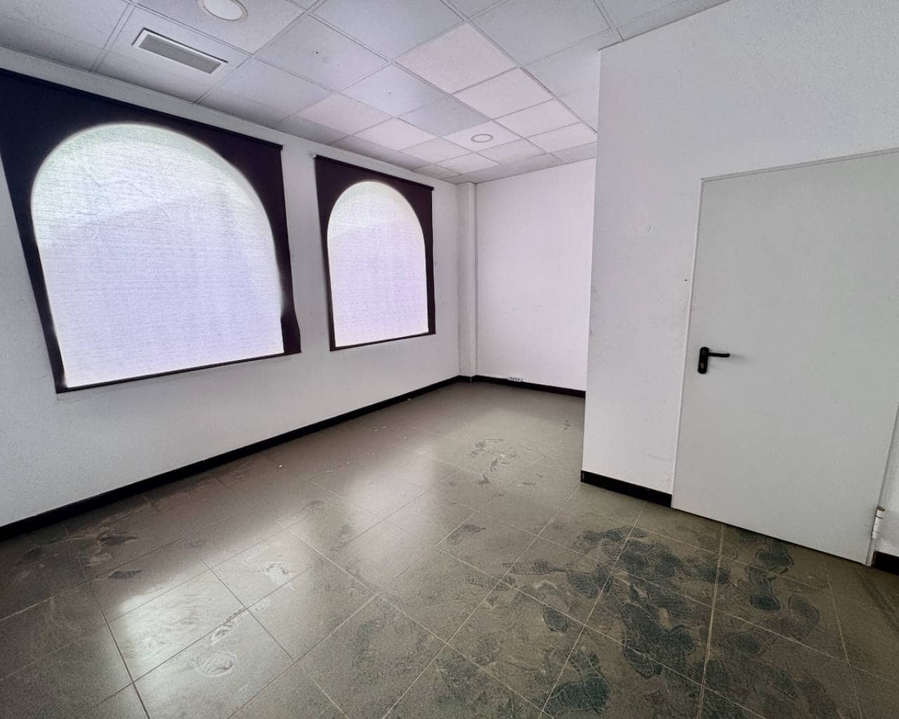 Commercial for sale in Algorfa - € 425,000 (Ref: 8623467)