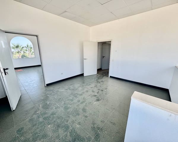 Commercial for sale in Algorfa - € 425,000 (Ref: 8623467)