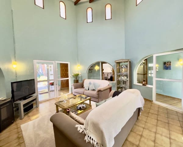 5 bedroom Villa for sale in Algorfa with garage - € 499,000 (Ref: 8623469)