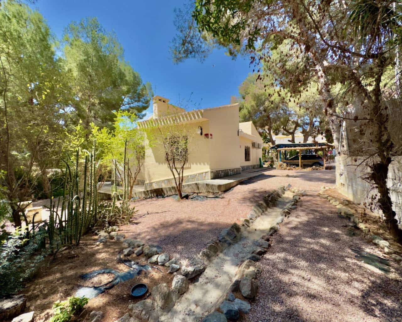 5 bedroom Villa for sale in Algorfa with garage - € 499,000 (Ref: 8623469)