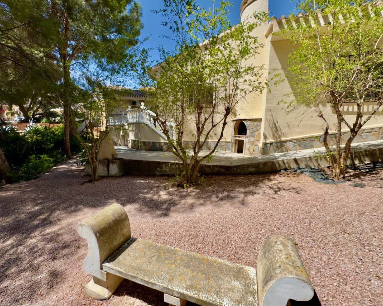 5 bedroom Villa for sale in Algorfa with garage - € 499,000 (Ref: 8623469)