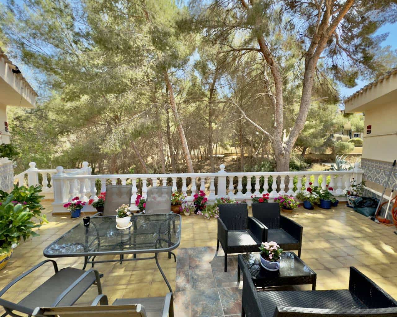 5 bedroom Villa for sale in Algorfa with garage - € 499,000 (Ref: 8623469)