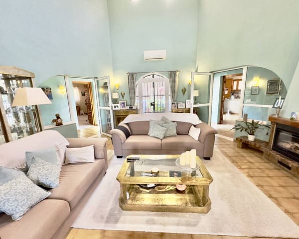 5 slaapkamer Villa te koop in Algorfa met garage - € 499.000 (Ref: 8623469)