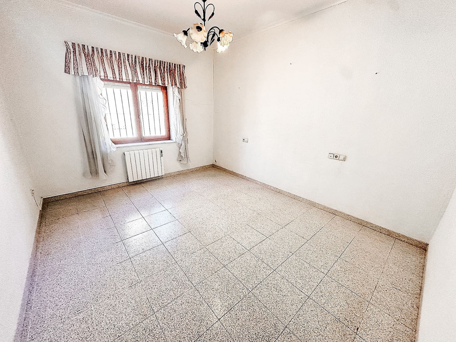 3 bedroom Townhouse for sale in Pinoso with garage - € 129,995 (Ref: 8625668)