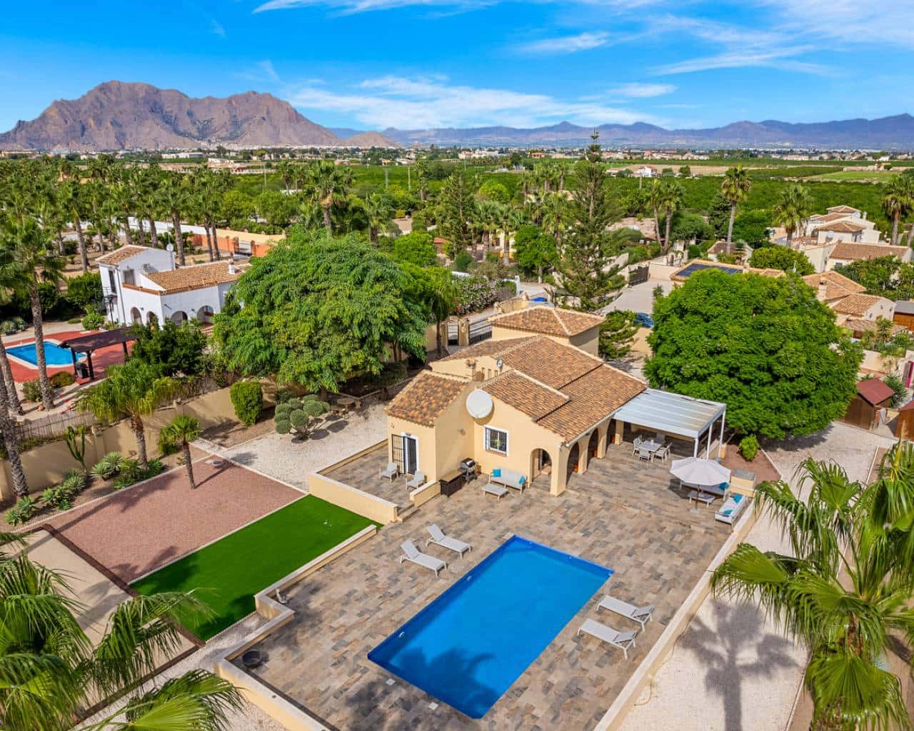 2 bedroom Villa for sale in Rafal with pool - € 395,000 (Ref: 8639972)