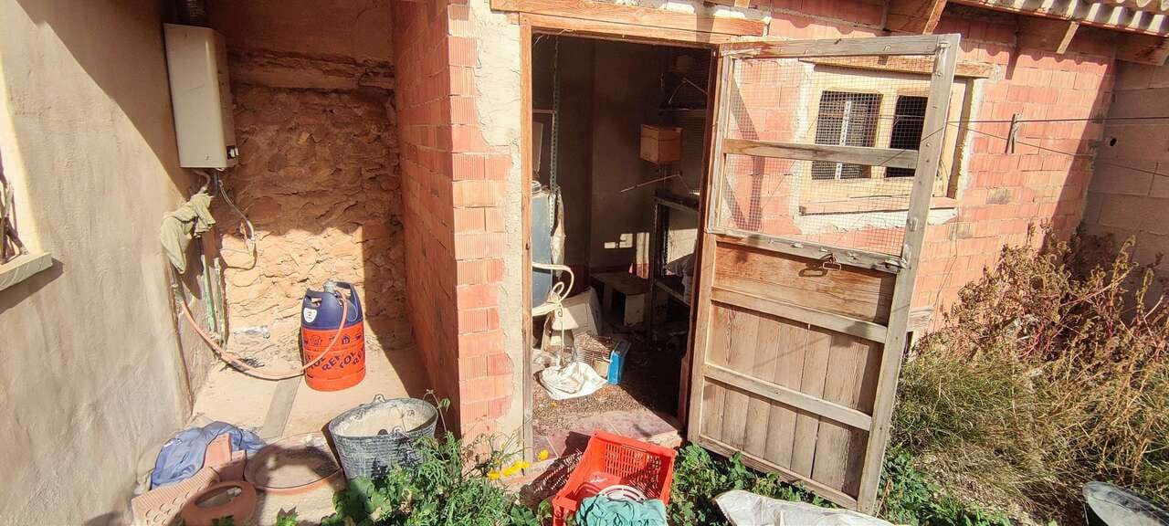 4 bedroom Finca/Country House for sale in Pinoso with pool - € 179,500 (Ref: 8697054)