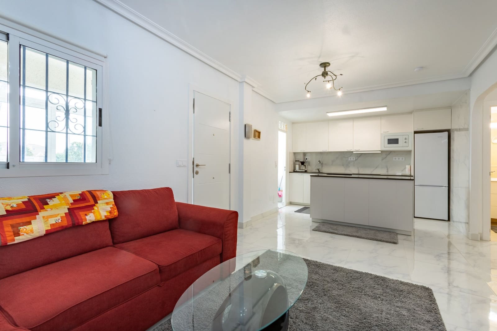 3 makuuhuone Bungalow myytävänä paikassa Orihuela Costa mukana uima-altaan - 260 000 € (Ref: 8722961)